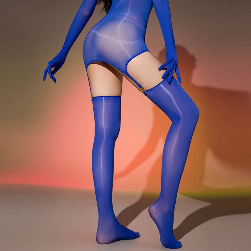 Glänzende Ganzkörperstrümpfe und Strumpfhalter