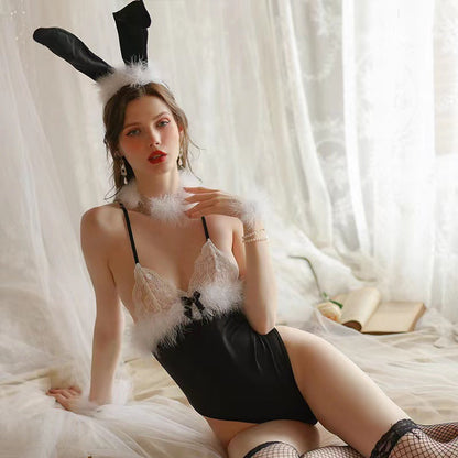 Sexy, tief ausgeschnittenes Bunny-Girl-Kostüm 