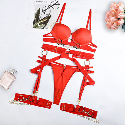 Dessous-Set mit Kettenaccessoires
