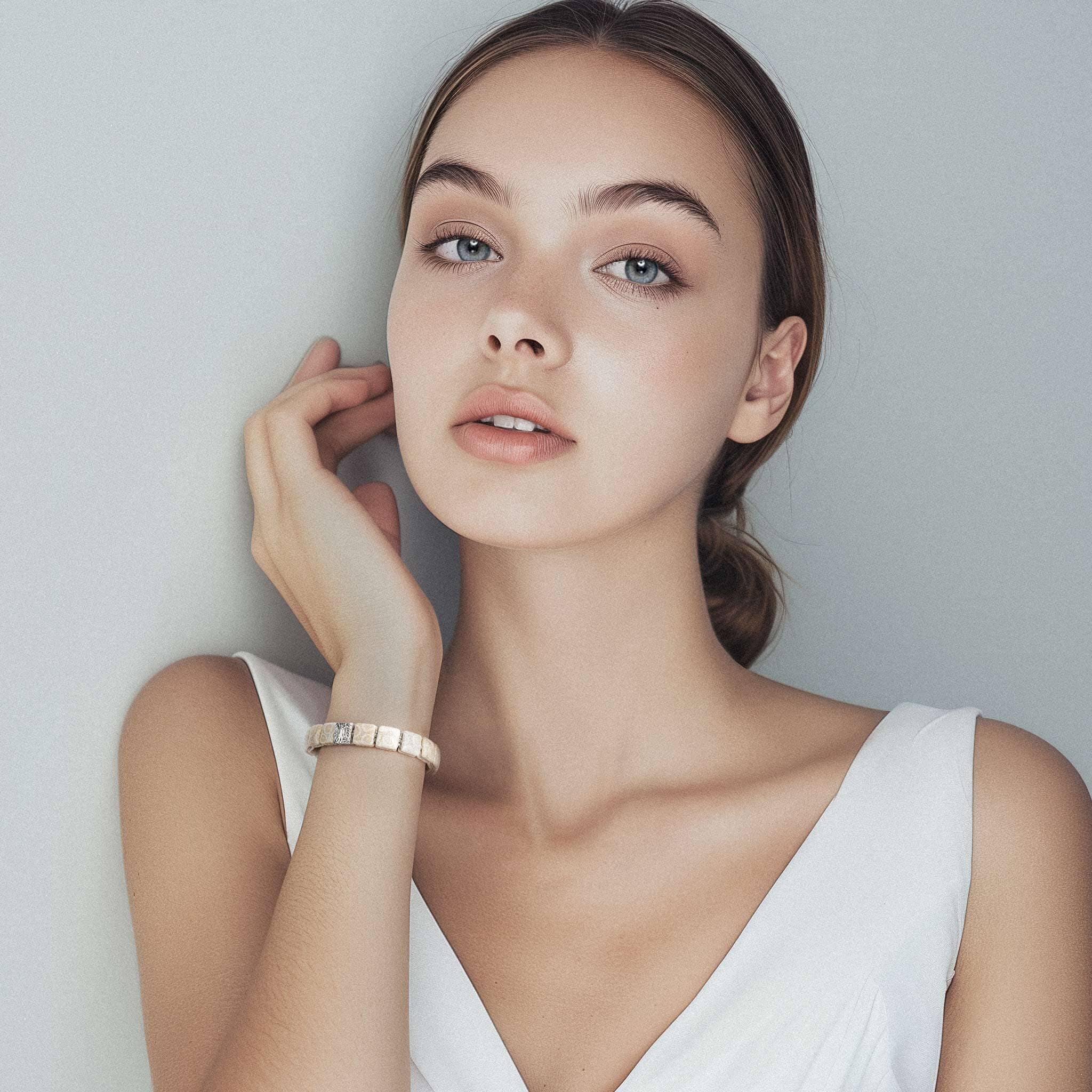 Yggdrasil Bracelet Agatized Coral