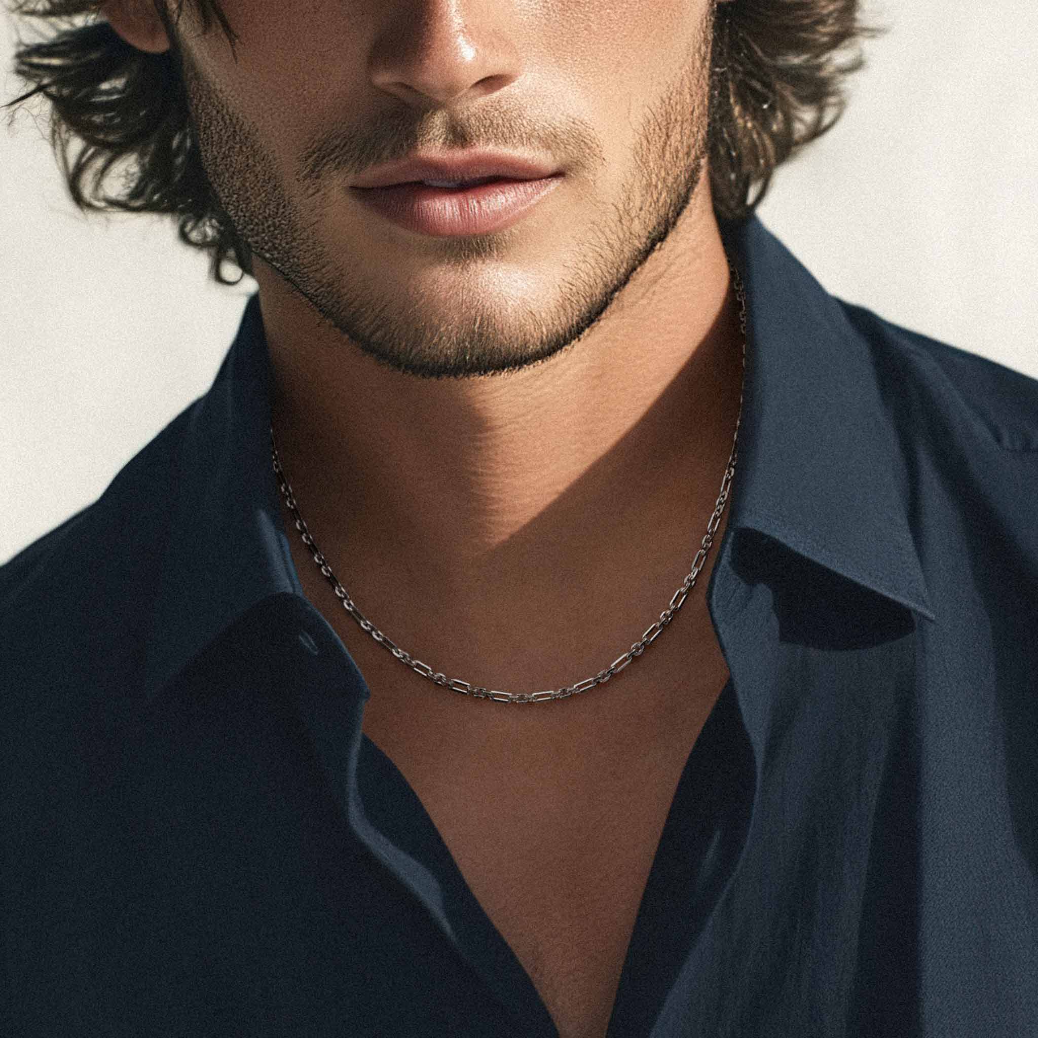 Polaris Bar Figaro Necklace Black Nacre