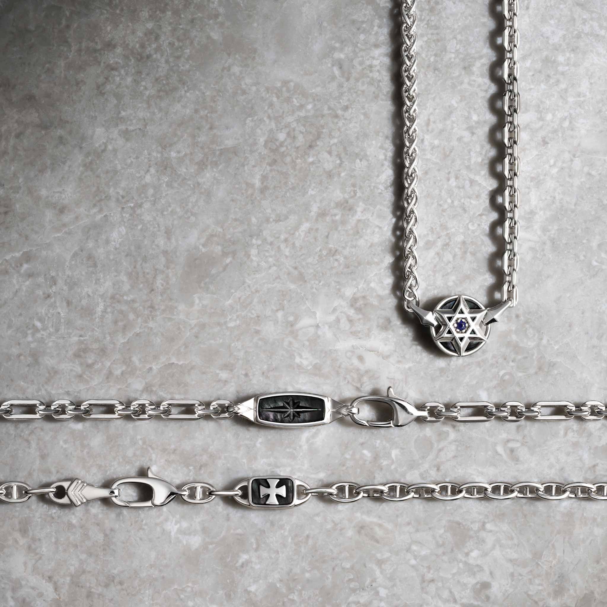 Polaris Bar Figaro Necklace Black Nacre