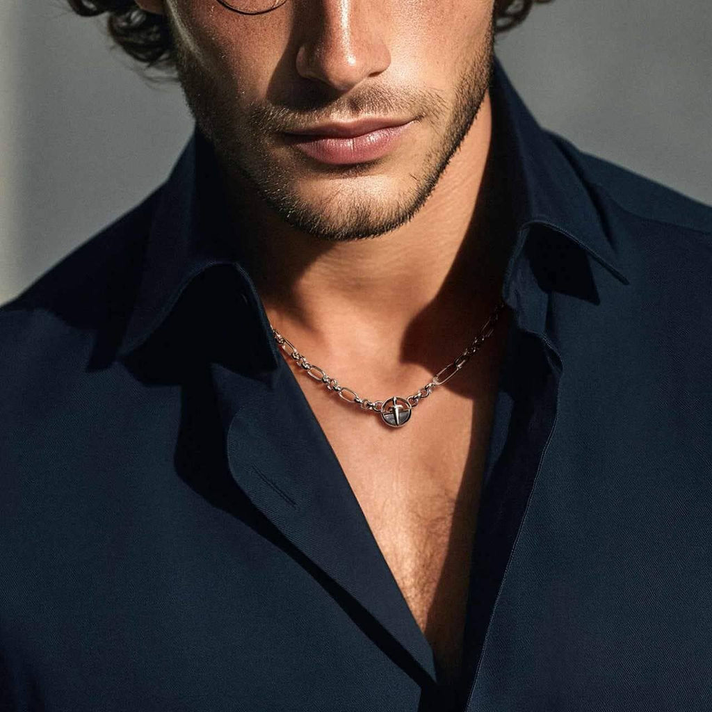 Xiphos Medallion Figaro Necklace Black Nacre